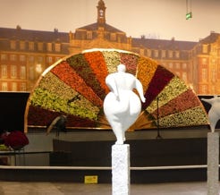 Betonfiguren &ndash; Nanas