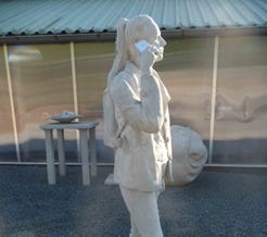 Betonskulpturen &ndash; Golfer